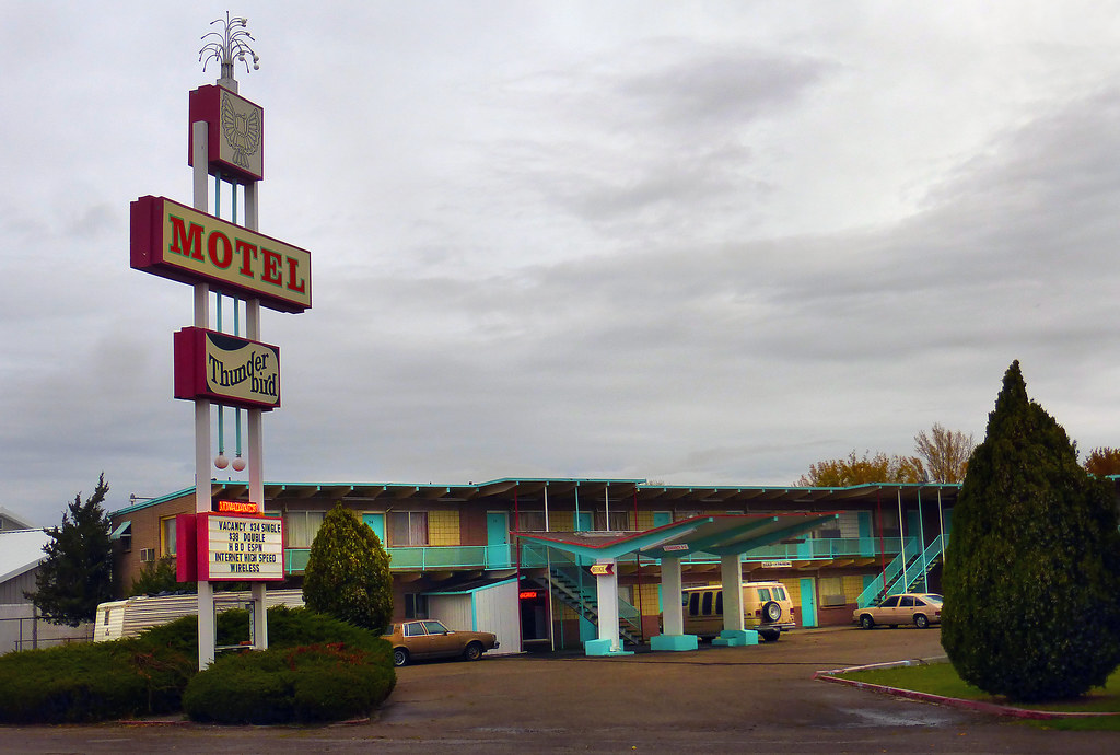 Thunderbird Motel Mountain Home, Idaho. arbyreed Flickr