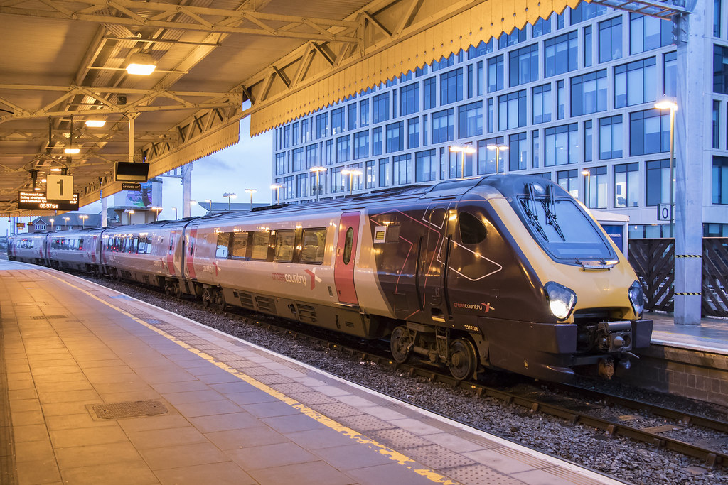 Edinburgh Voyager 1S37 0700 Cardiff Central to Edinburgh … Flickr