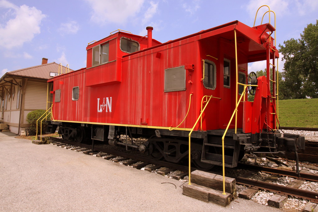 L&N Caboose Hawesville, KY This L&N Caboose is located n… Flickr