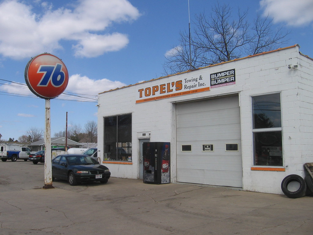 Topel's Union 76 (Lake Mills, WI) This is the fourth intac… Flickr