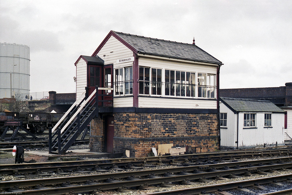 St. Helens Station St. Helens Station signal box located b… Flickr