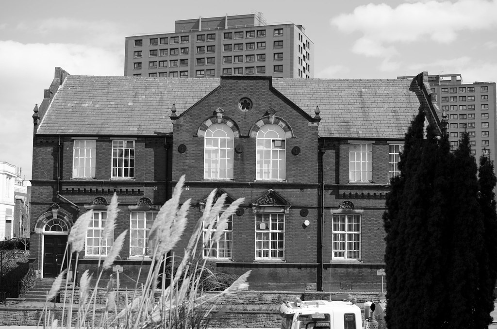 The Old Wellington Rd Council School Opposite the Art Gall… Flickr