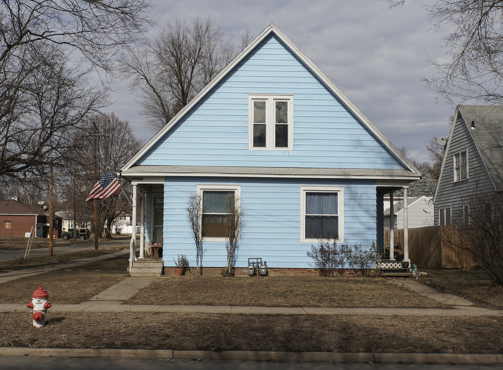VERY BLUE DUPLEX VERY BLUE DUPLEX Saint Joseph, Missouri… Flickr