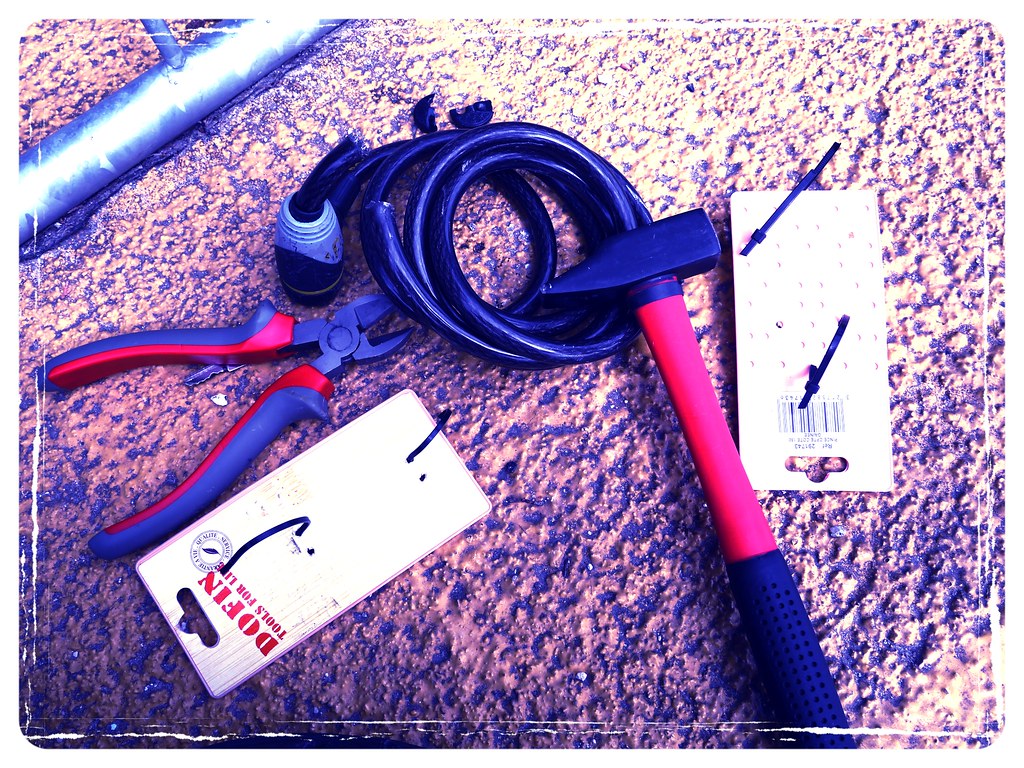 Photos 00187 Bike lock jammed 2013 France, Île de Ré Islan… Flickr