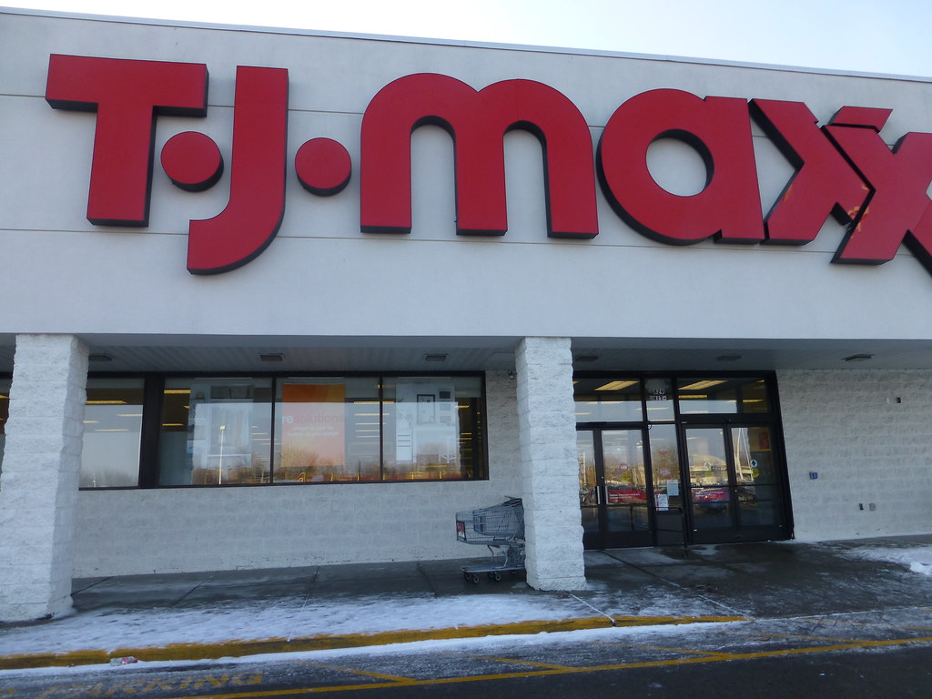 T.J.Maxx in Toledo, Ohio Alexis Road in Toledo, Ohio. This… Flickr