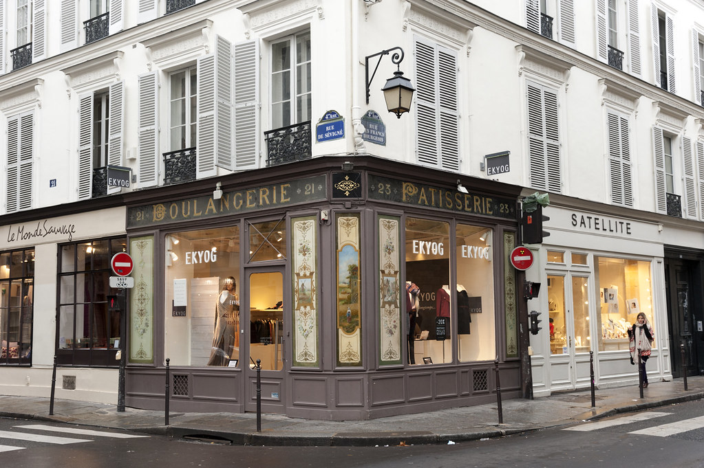 AFS120432 Shops in the Rue des FrancsBourgeois in the Ma… Flickr