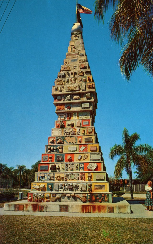 World's Most Unique Monument, Kissimmee FL 1500 stones, ev… Flickr