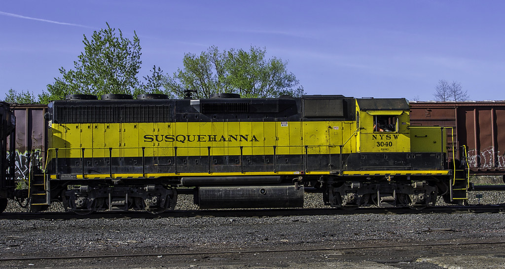 NYSW 3040 The NYSW local working near Utica, New York. Steve Brooks