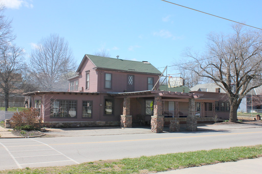 Myers (Almeda) Hotel Tonganoxie, KS Tom McLaughlin Flickr