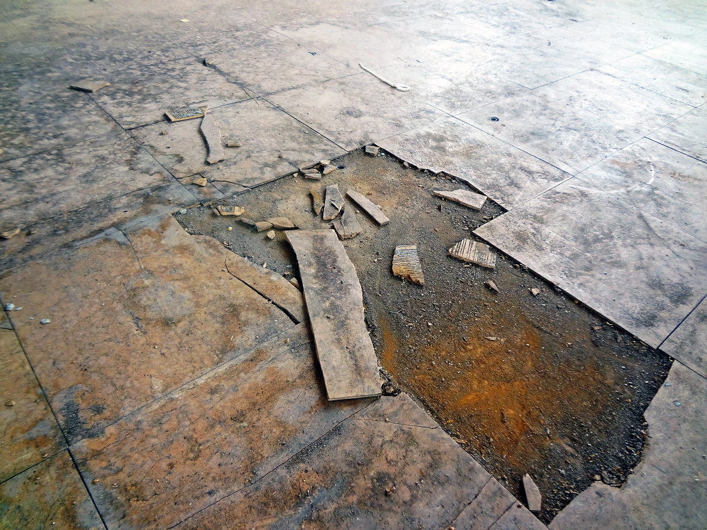 More Damaged Asbestos Floor Tile Asbestorama Flickr