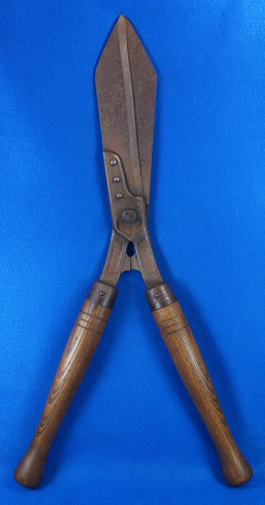 RD13864 Vintage Steel Hedge Shears Oak Handles DSC0… Flickr
