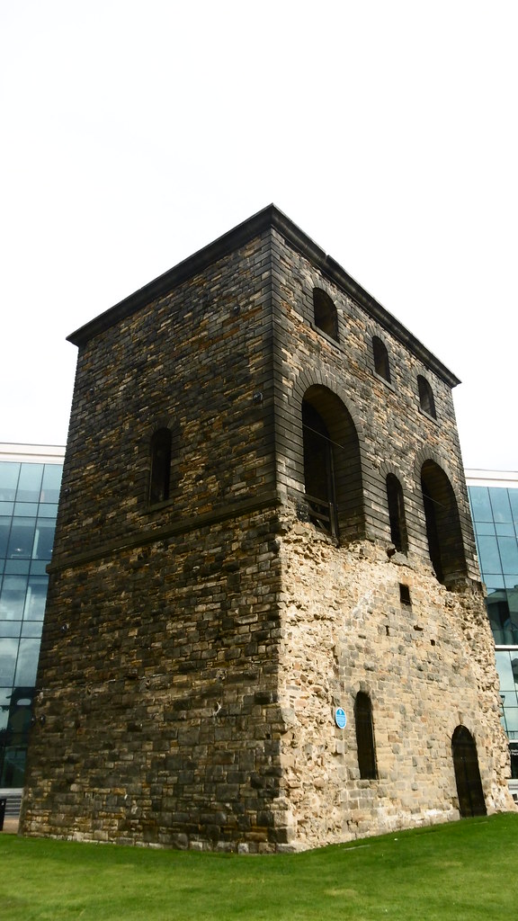 Former wagon hoist tower, Leeds INFO Leeds Central was a … Flickr
