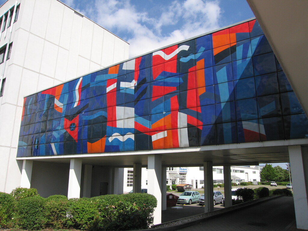 Allee der Kosmonauten, near junction with Marzahner Chause… Flickr