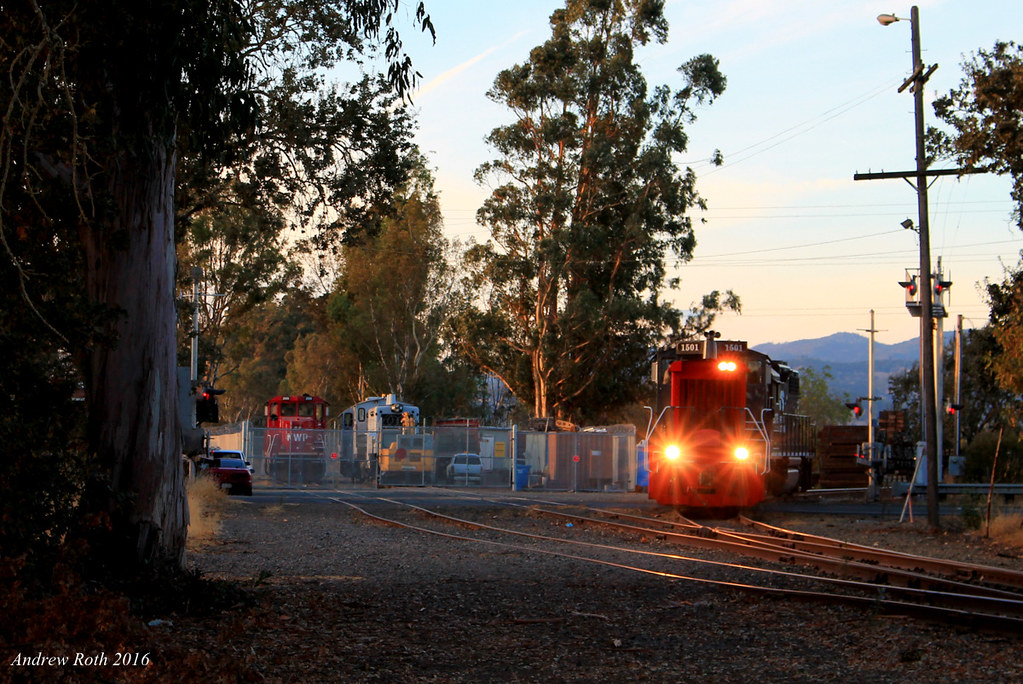 Last Light at Schellville, CA NWP 1501 rounds the curve at… Flickr