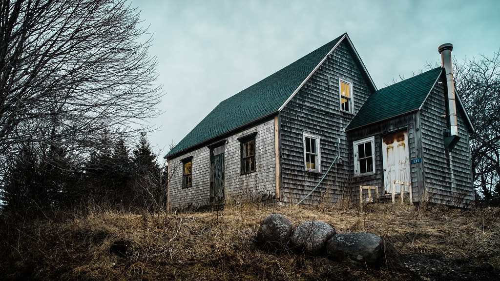 Abandoned An abandoned house near St. Paul's Anglican Chur… Flickr