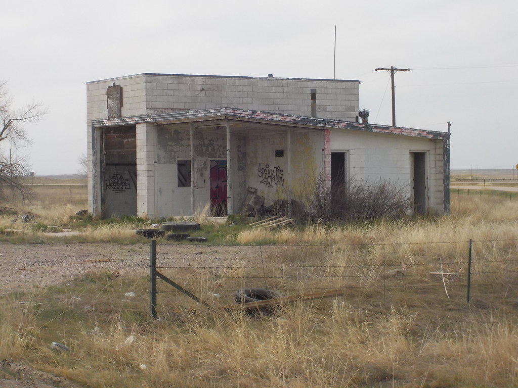 ROGGEN, COLORADO a semighost town abandoned gas station Flickr