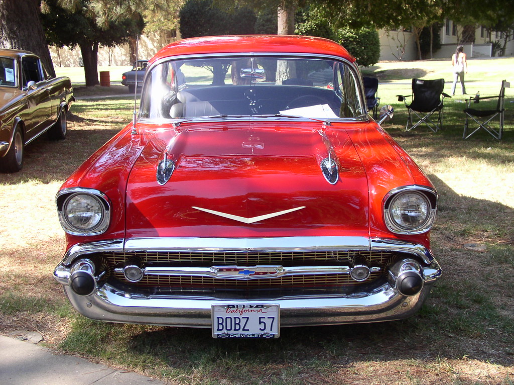 Vintage Cars 11 1957 Chevrolet displayed on Euclid Ave. in… Flickr