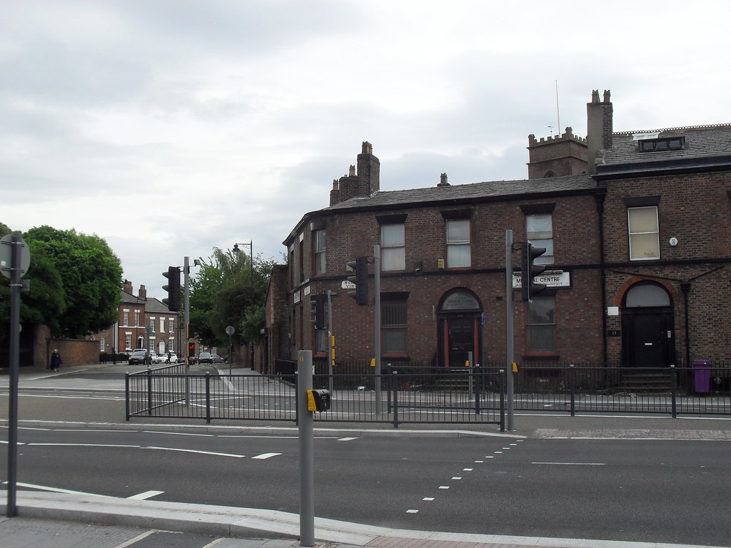 Edge Lane, Liverpool June 24, 2012 (3) flypie Flickr