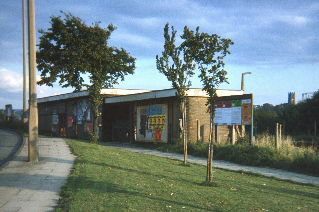 Scale Hall railway station, Morecambe Road, Lancaster. 197… Flickr