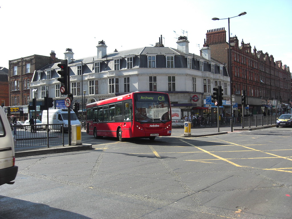 C11 turns Out Of Canfield Gdns into Finchley Rd Peter Dean Flickr