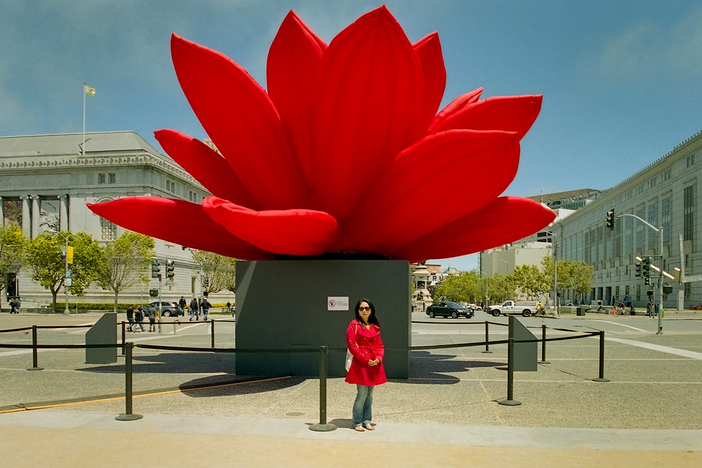 chien with choi jeong wa's "breathing flower" sculpture/i… Flickr