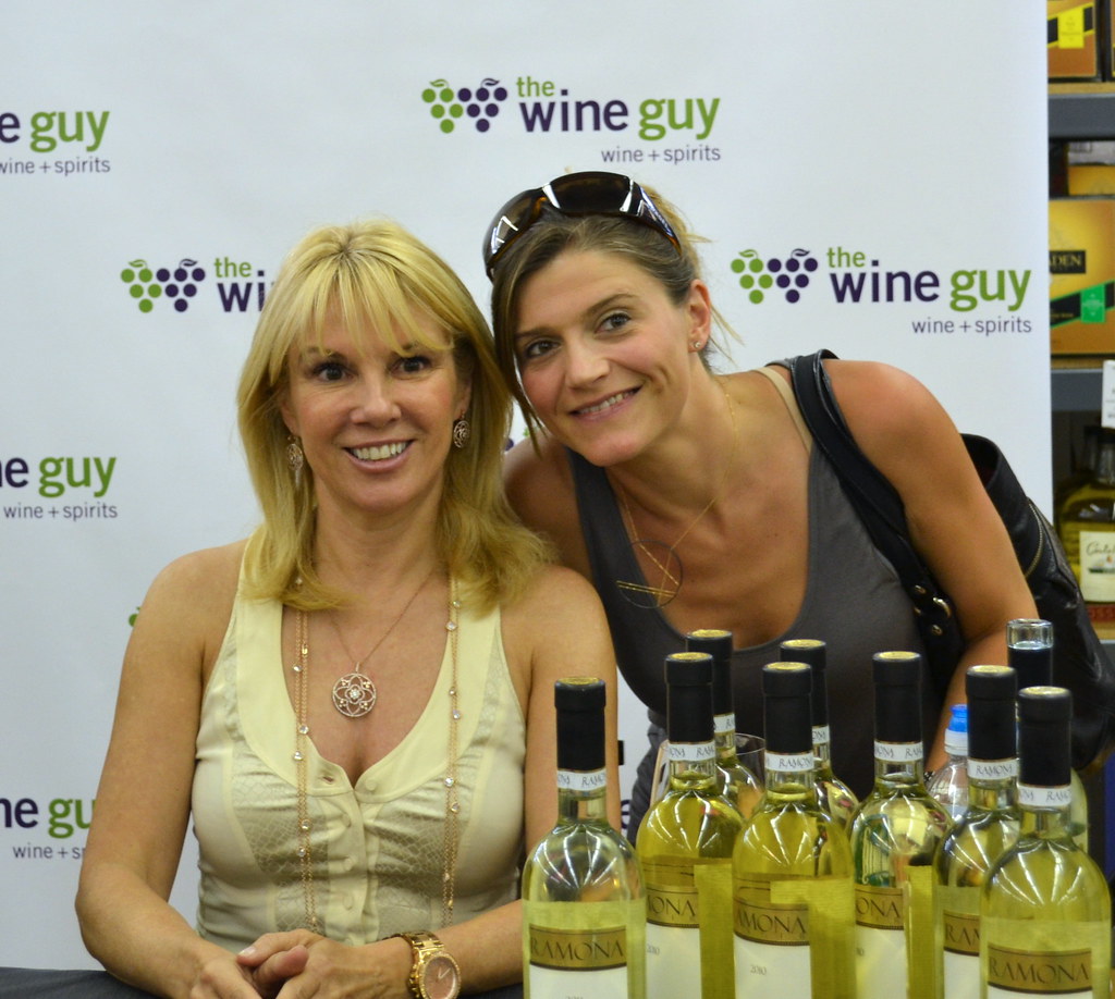 DSC_0314 Ramona Singer at The Wine Guy in Smithtown, NY The Wine