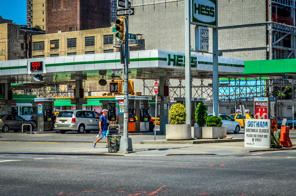 Hess Gas Station Near Intrepid Museum Note 99 degrees!… m01229 Flickr