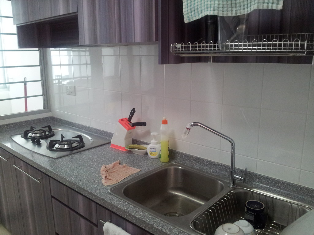 Kitchen Room There is no ventilation hood. Note that no he… Flickr