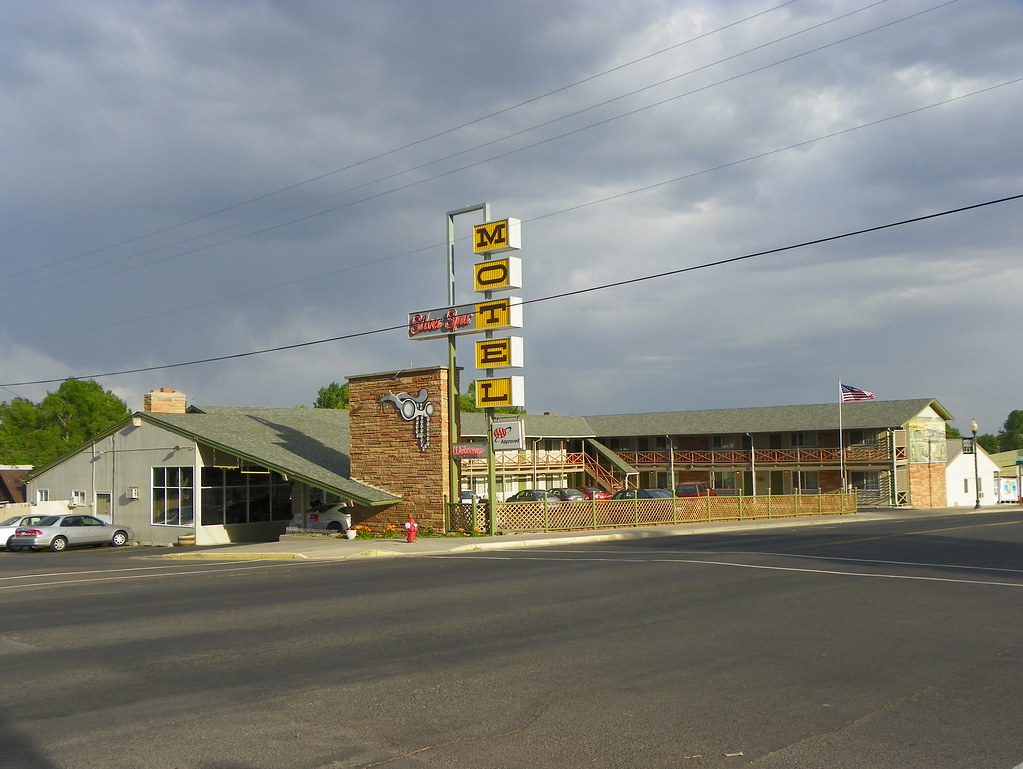 Silver Spur Motel Burnes, Harney County, Oregon J. Stephen Conn