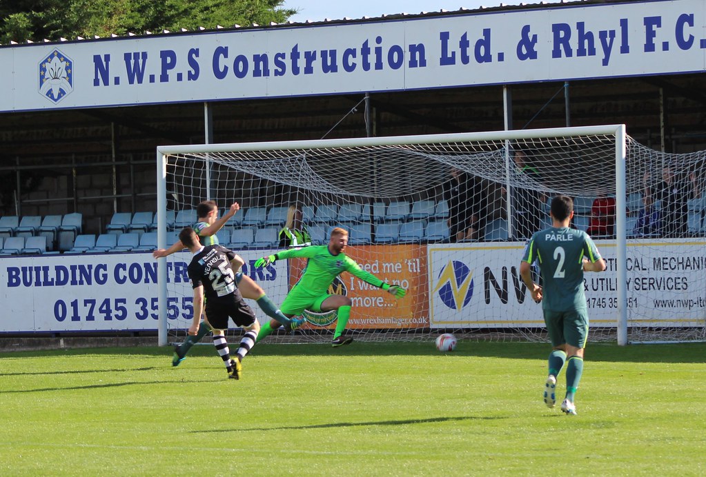 Bala Town v Cefn Druids Action from the Welsh Premier Leag… Flickr