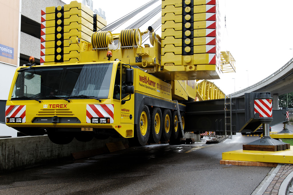 20120721_175330 Aufbau des Terex TC 28001 beim Glatt Zent… Adrian