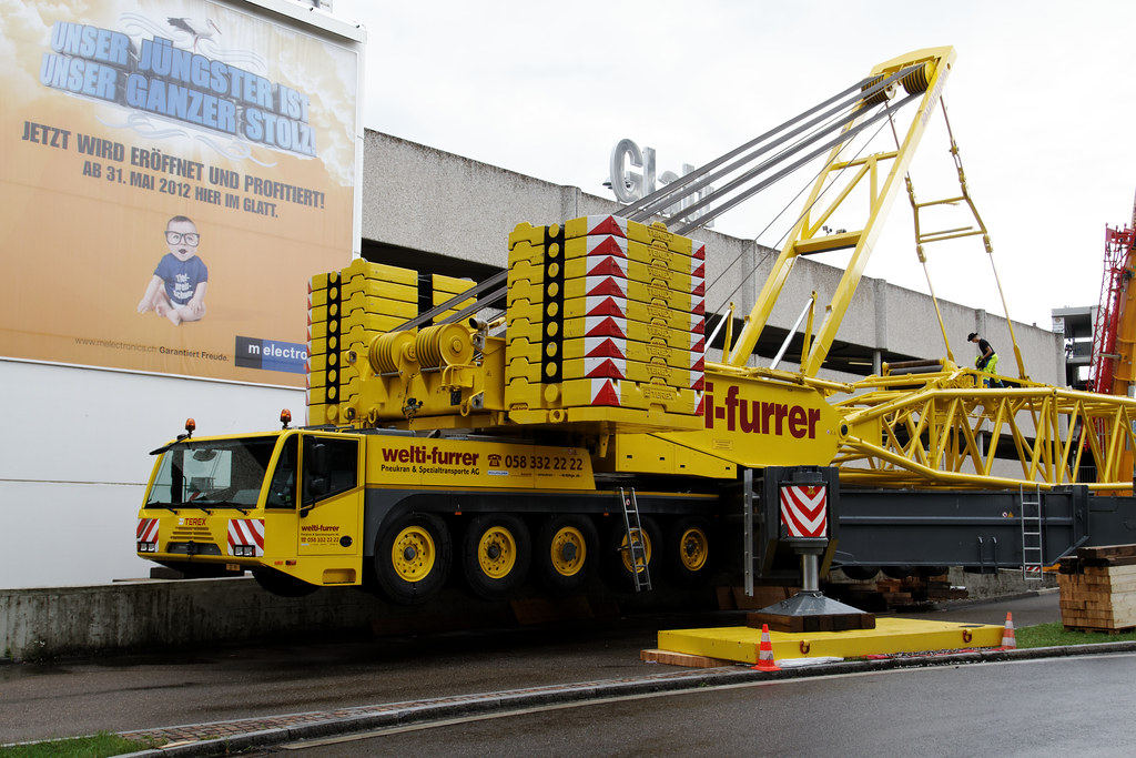 20120721_175139 Aufbau des Terex TC 28001 beim Glatt Zent… Adrian