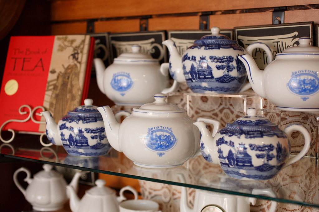 Boston Tea Party Gift Shop Tea set at the Boston Tea Party… Flickr