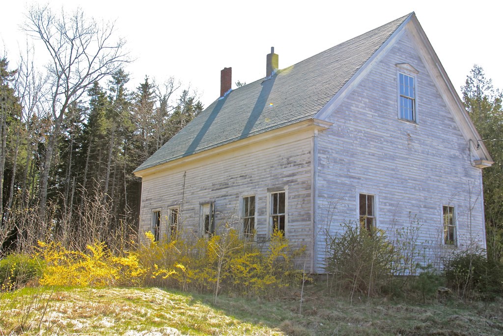 Good Honest Bones 04 Brooklin, Maine smilla4 Flickr