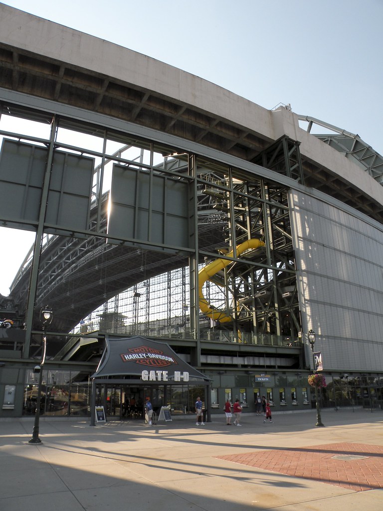 Miller Park, Milwaukee, WI Matthew D. Britt Flickr