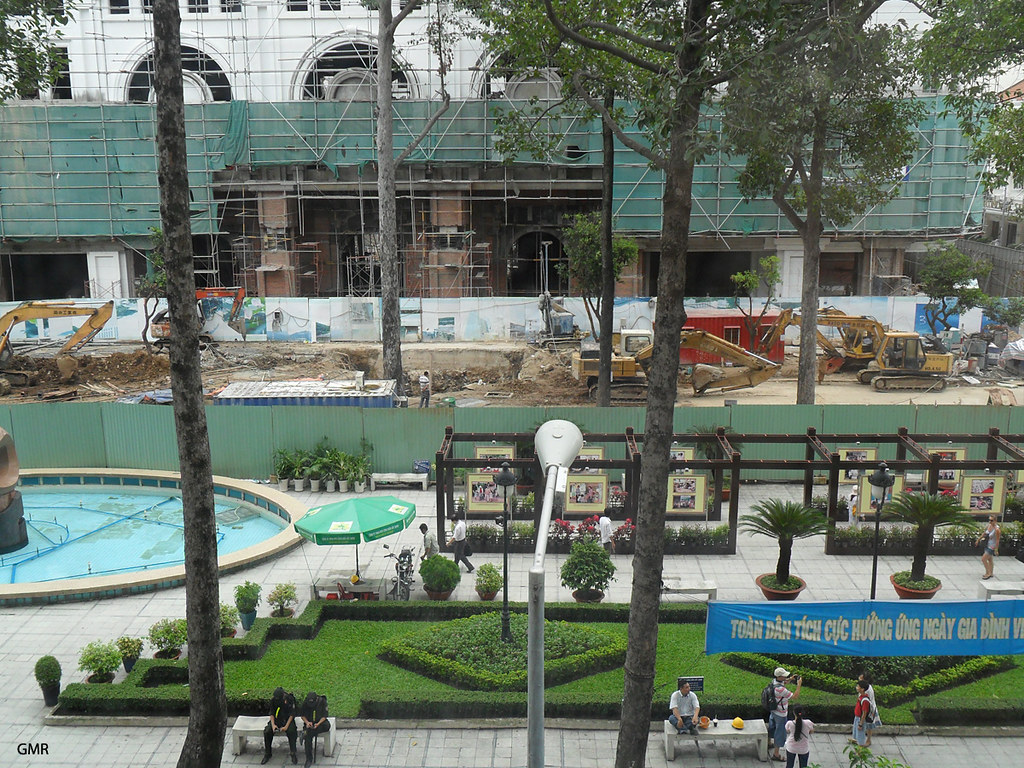 SAM_0319 center, prep work for metro line 1 GMRSGNDV