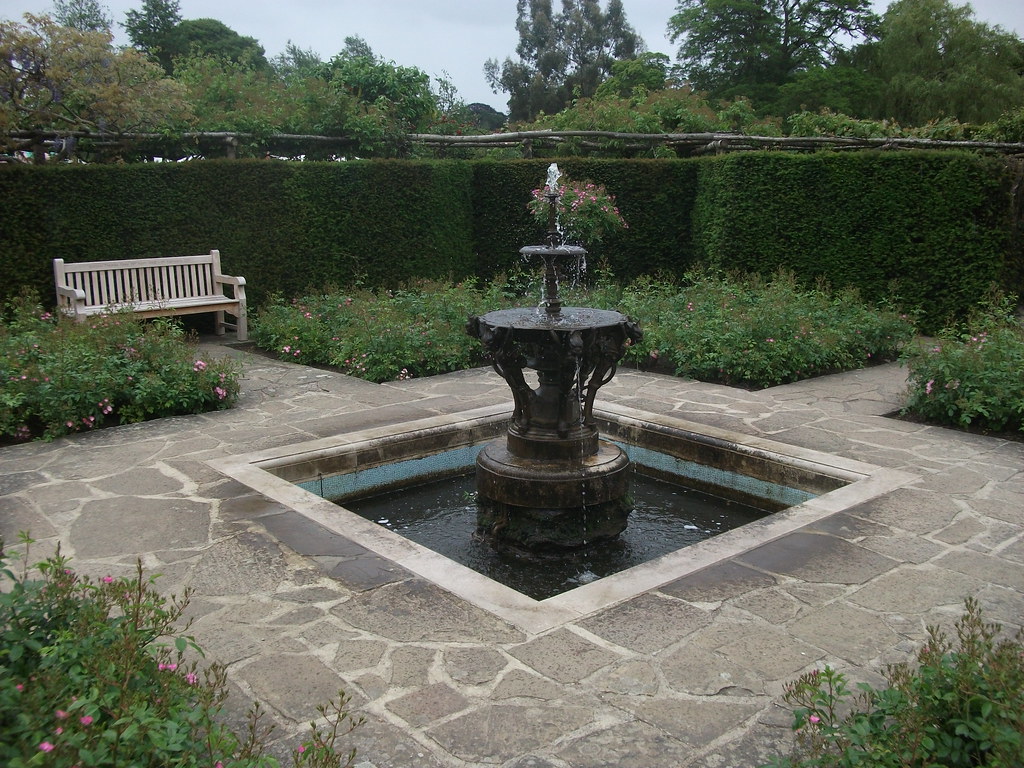 Tudor Gardens The Tudor Garden at Hever Castle. Terry Hassan Flickr