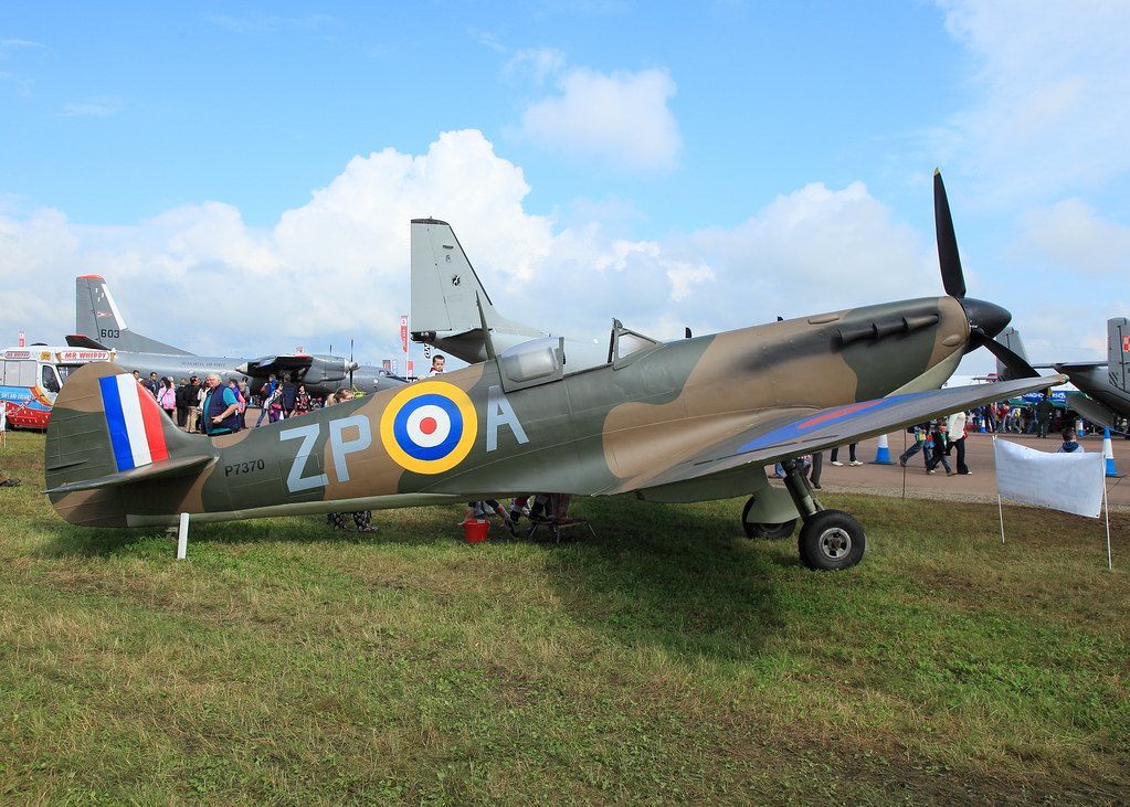 Supermarine Spitfire Replica RAF Supermarine Spitfire MkII… Flickr