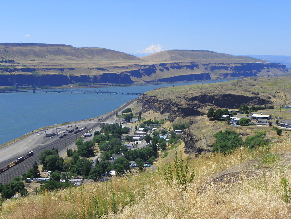 Town of Wishram, Oregon Overlooking the Columbia River Gor… Flickr