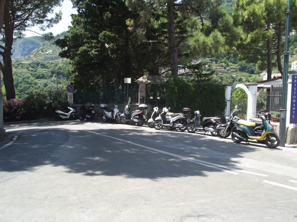 Via della Marra, Ravello motor scooters a photo on Flickriver