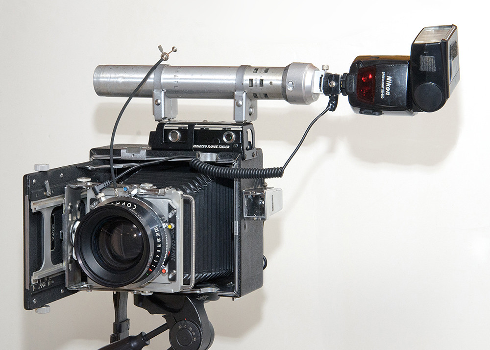 Flash Set Up An aluminum cap on a Graflex flash handle is … Flickr