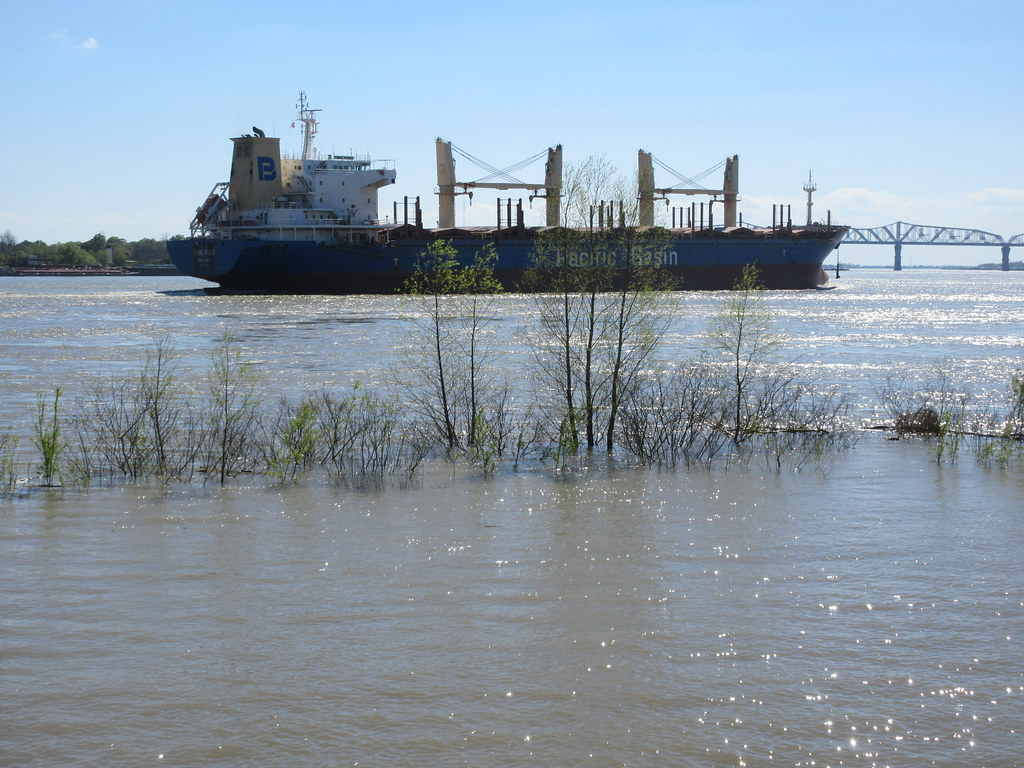 At the Mississippi River Levee On the levee across River R… Flickr