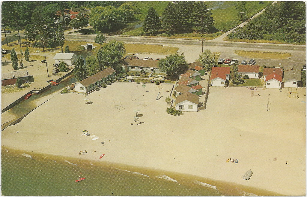 NE Oscoda MI Huronic Beach Resort Motel & Cottages Shuffle… Flickr
