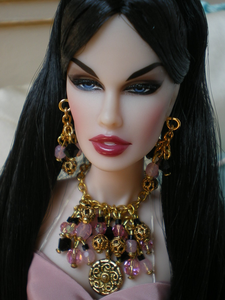 Strict Elegance Luchia Z Isabelle from Paris Flickr