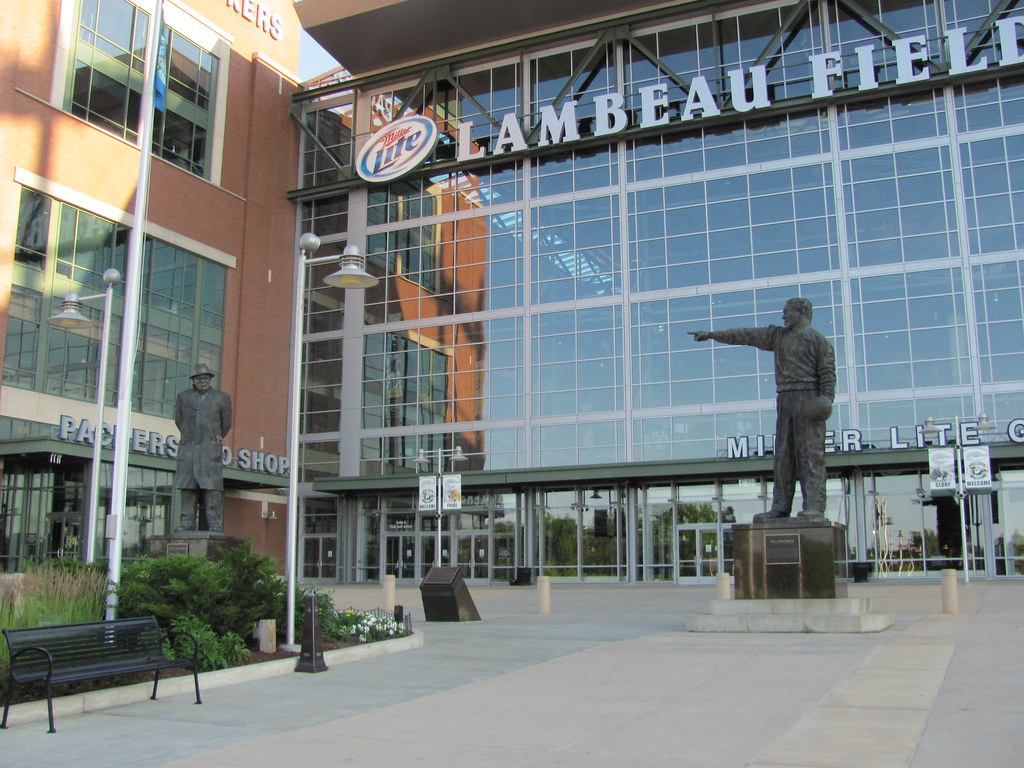 Lambeau The outside of the Lambeau Field Atrium, with the … Flickr