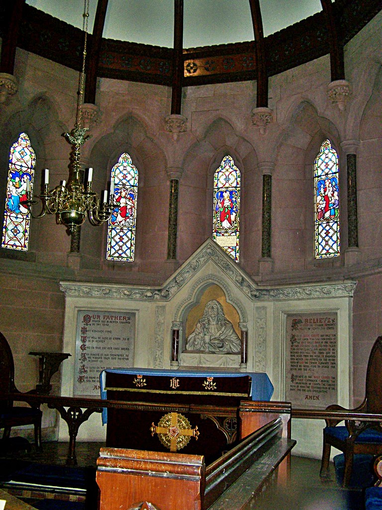 Wales, Erbistock Chancel with stone reredos showing the … Flickr