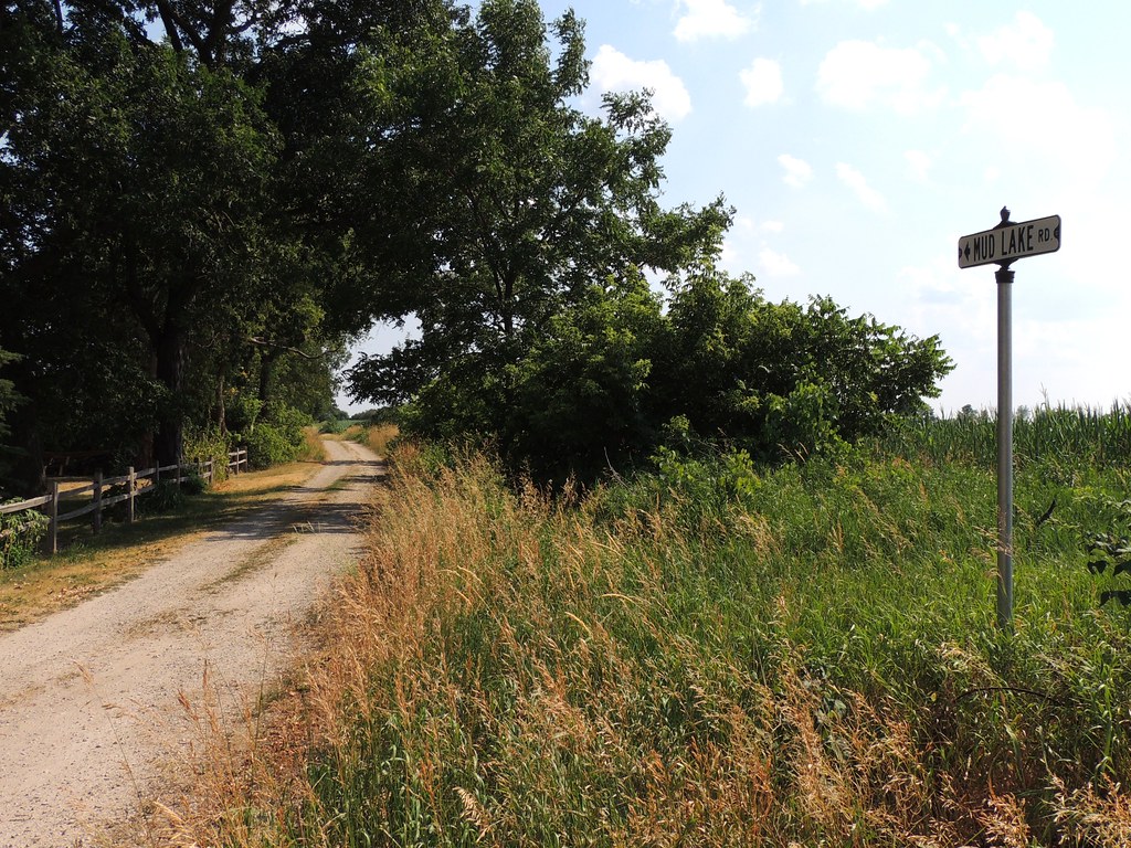 Mud Lake Road near Lake Puckaway Mud Lake Road is a charmi… Flickr