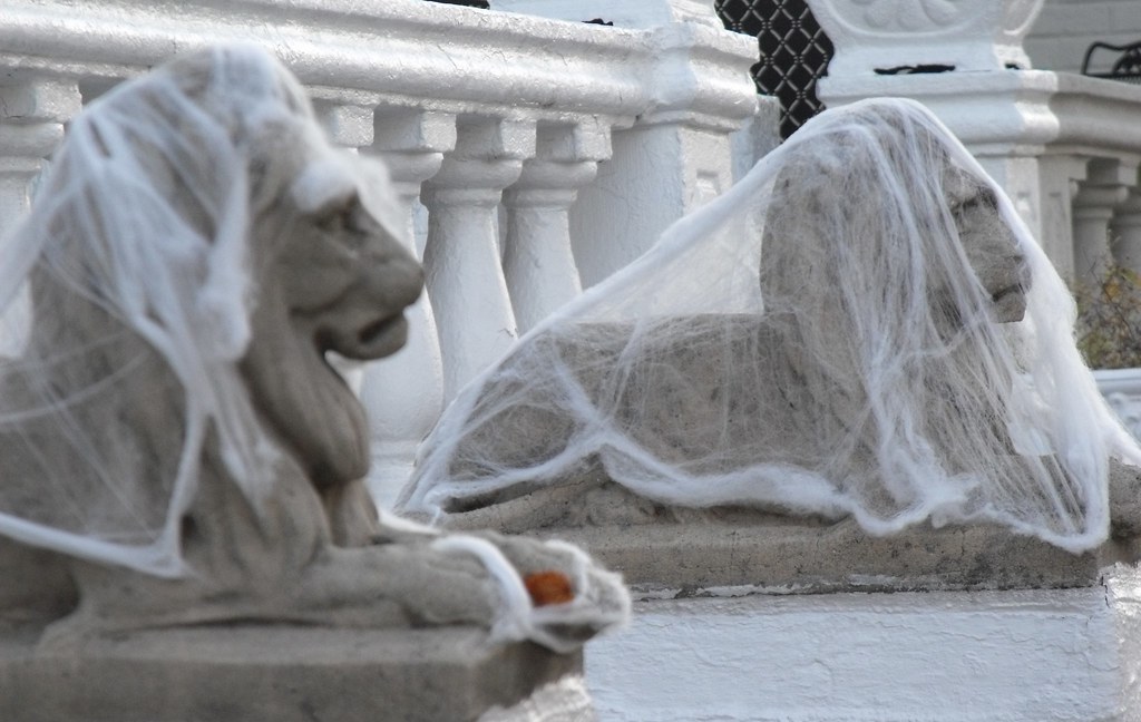 Halloween in Bay Ridge, Brooklyn, 2011 Flickr