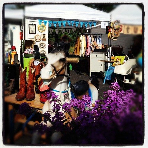 Happy Horseshoe Market Night & Day Vintage luckyfinds d… Flickr