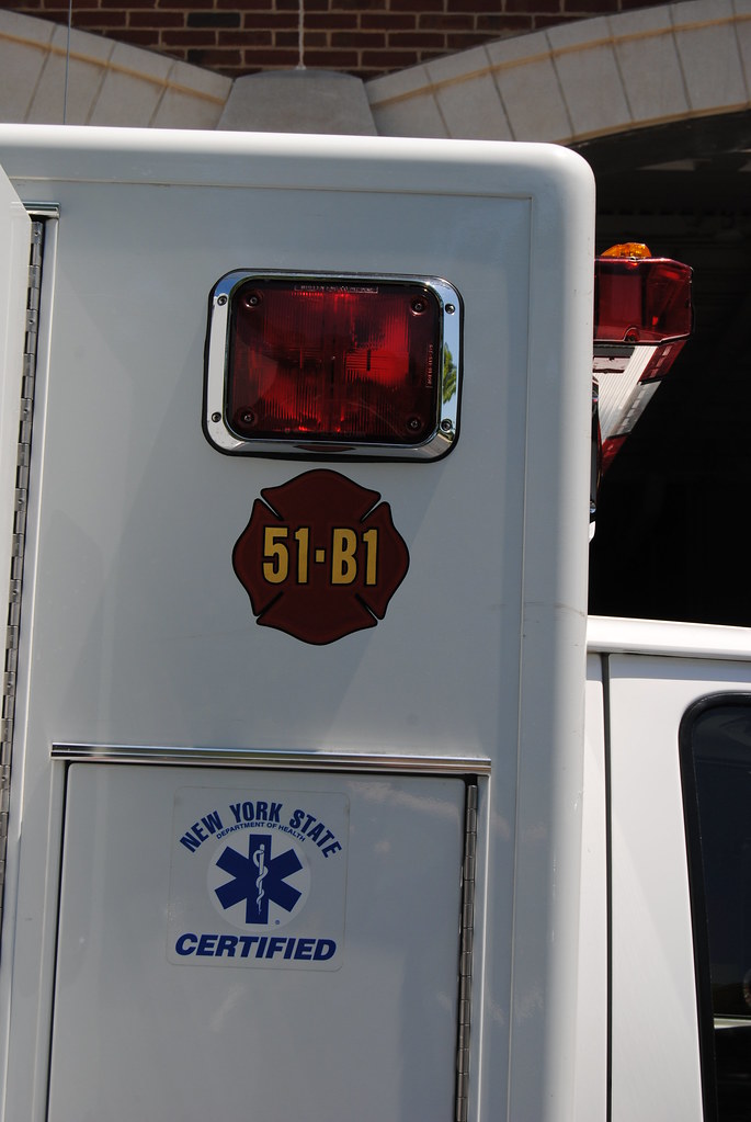 Armonk Fire Department Ambulance 51B3 The Armonk Volunte… Flickr